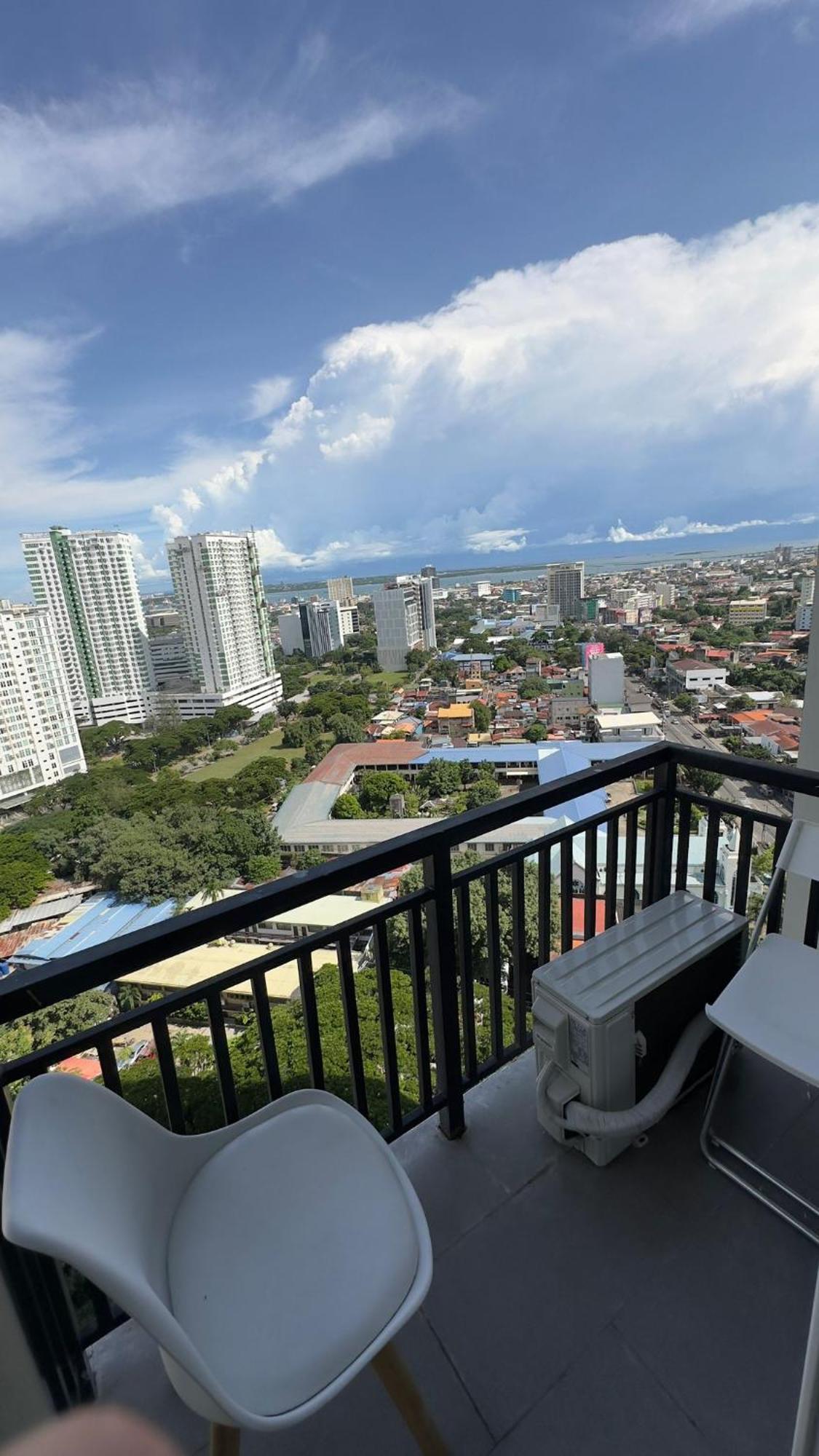 Modern & Comfy Studio - Steps From Ayala Mall, Cebu City Exterior foto